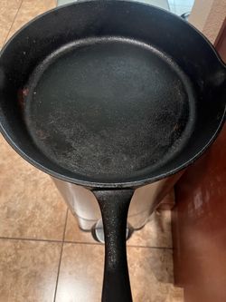 Cast iron pan