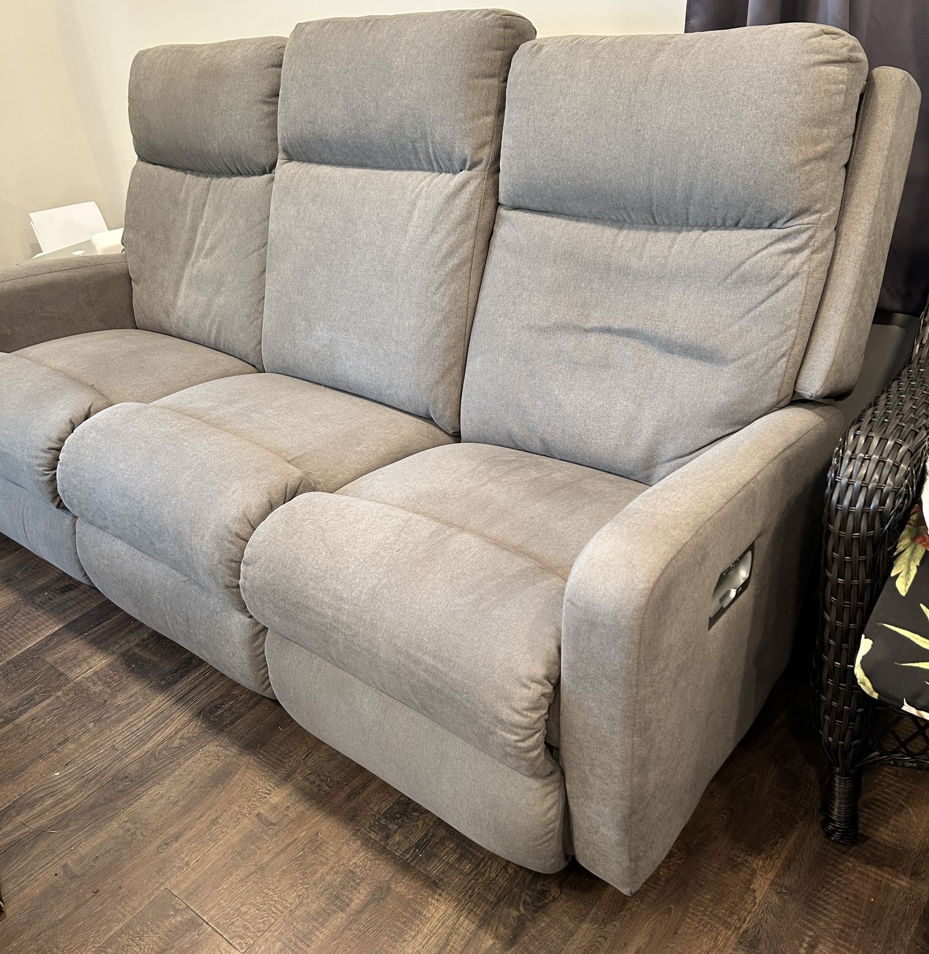La Z Boy 2 Recliner Sofa - Select Gray Fabric