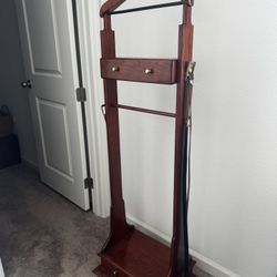 Wooden Valer Stand