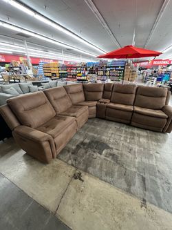 Simms Power Reclining Sectional With Power Headrest