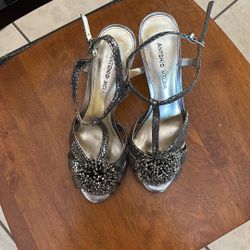 Women’s Heels - Size 9