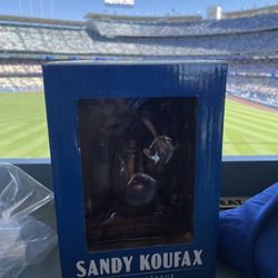 Sandy Koufax Statue 6/18 SGA