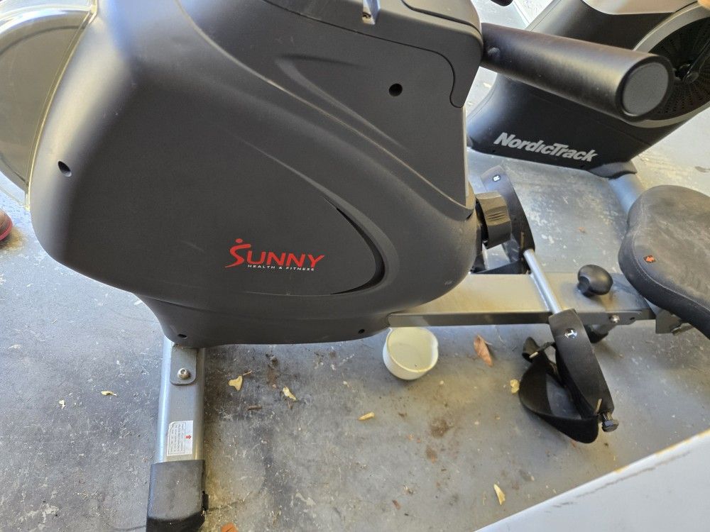 Sunny Health And Fitness Rowing Machine