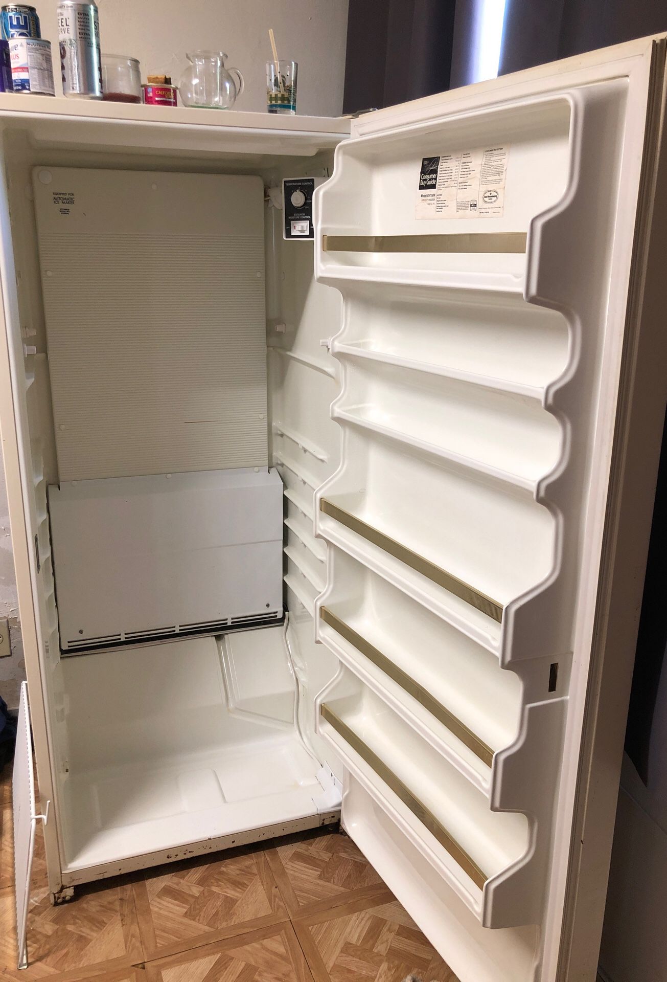Deep freezer do have the shelves