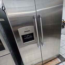 48" THERMADOR BUILT IN STAINLESS STEEL REFRIGERATOR 