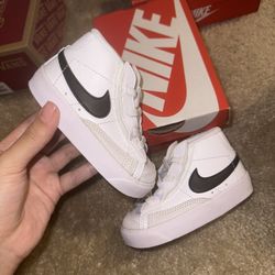 Nike Blazer Mid 77 Size 6 Toddler 