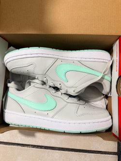 New Nike shoes size 3.5y