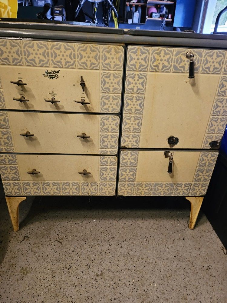 Magic Chef Antique Gas Stove