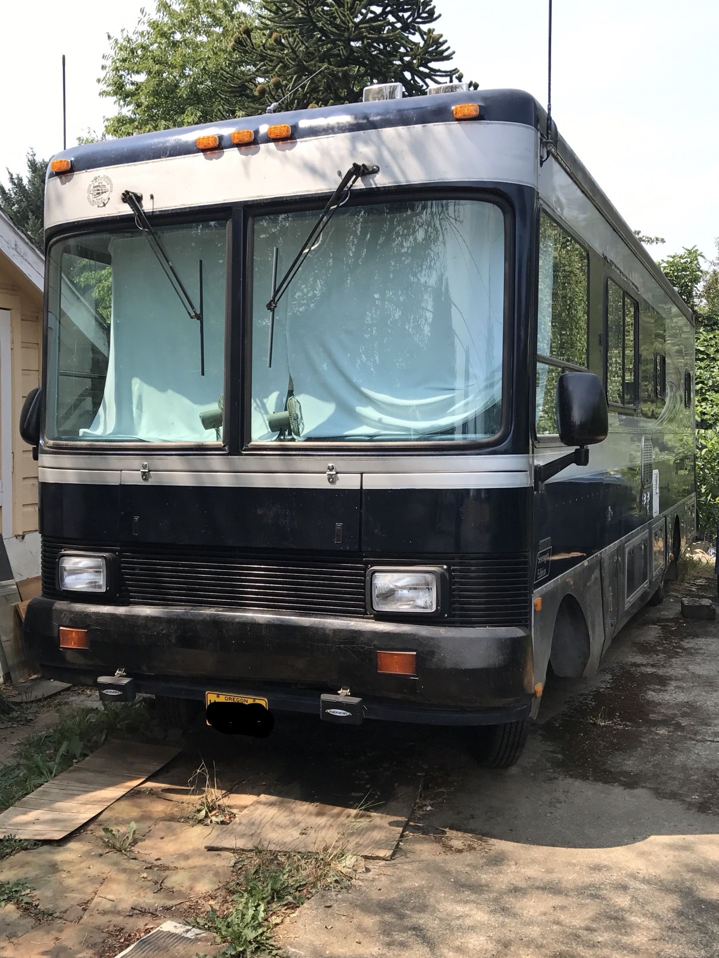 1989 RV Safari Serengeti 24’