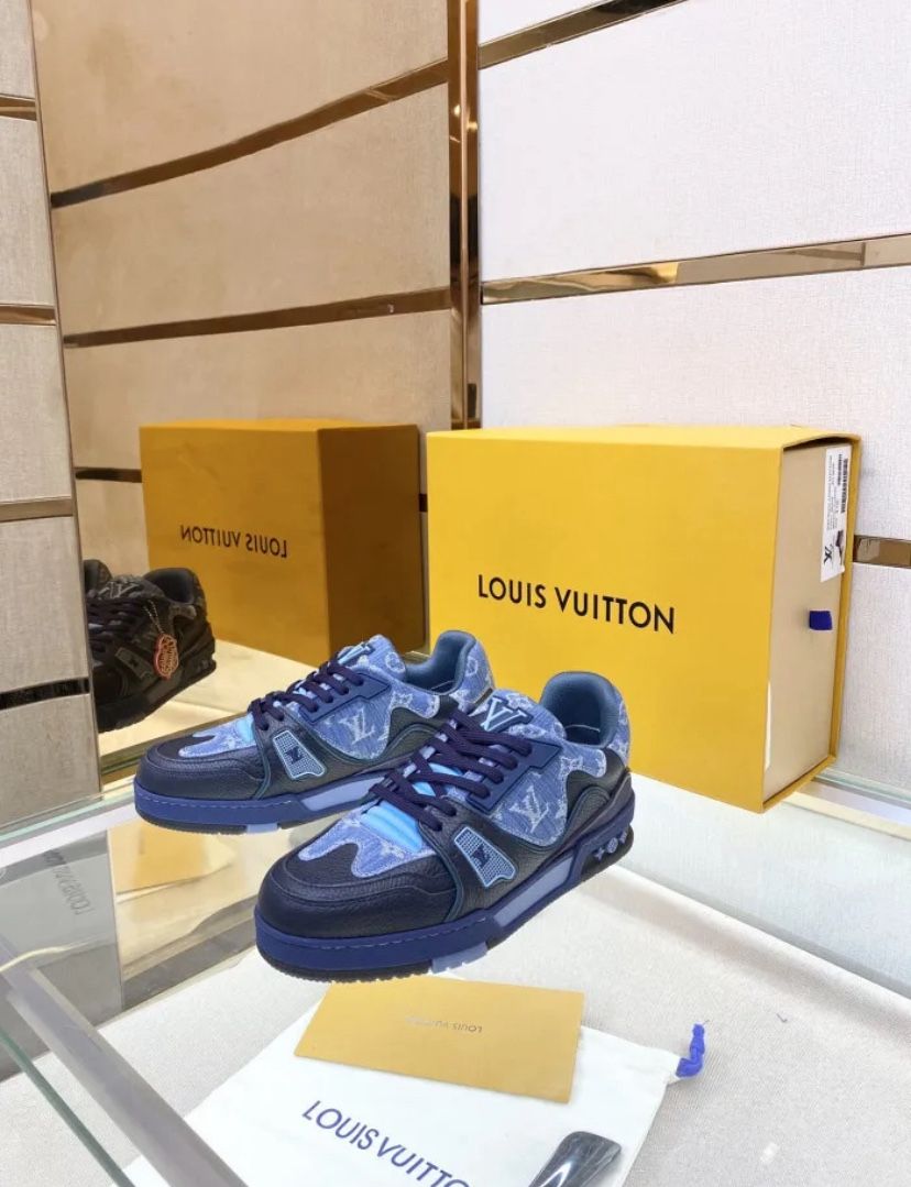 Loui Vuitton trainer sneaker 