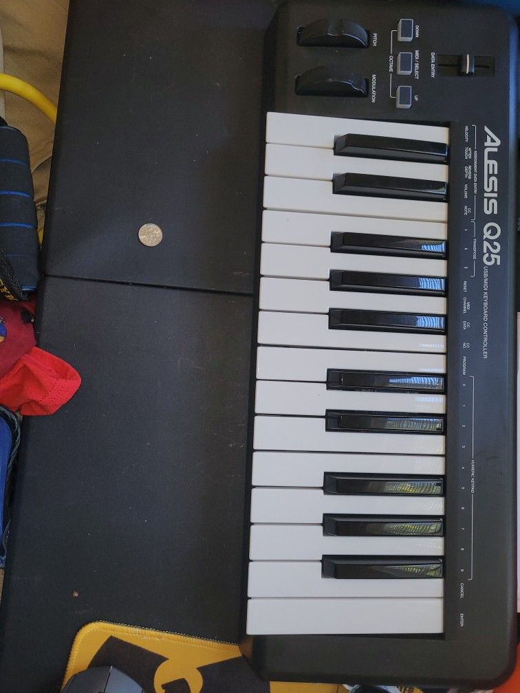 Alesis Q25 Midi Controller