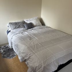 Bed and Alderman Set With Rug