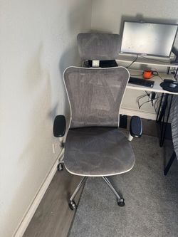 Ergonomic office chair