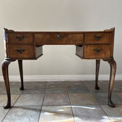 Vintage Queen Anne Style Writing Desk!