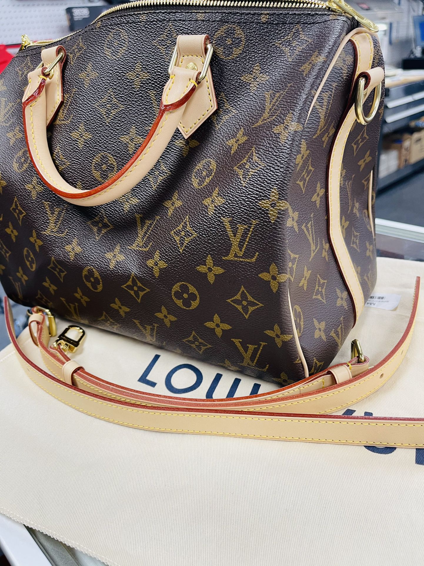 Louis Vuitton Speedy Bandouliere for Sale in Wingate, NC - OfferUp