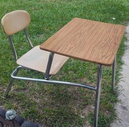 Student Combo Desk with 18" Hard Plastic Seat, 18" x 24" Hard Plastic Top