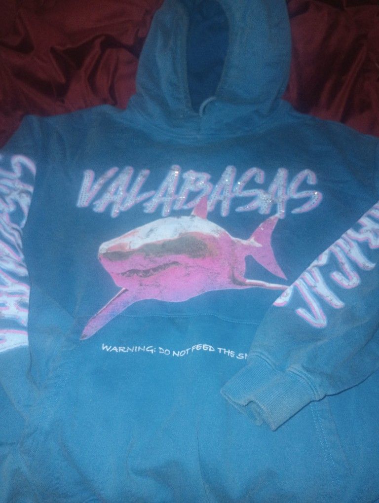 Valabasas , Hoodie, Fits M ,/ L,