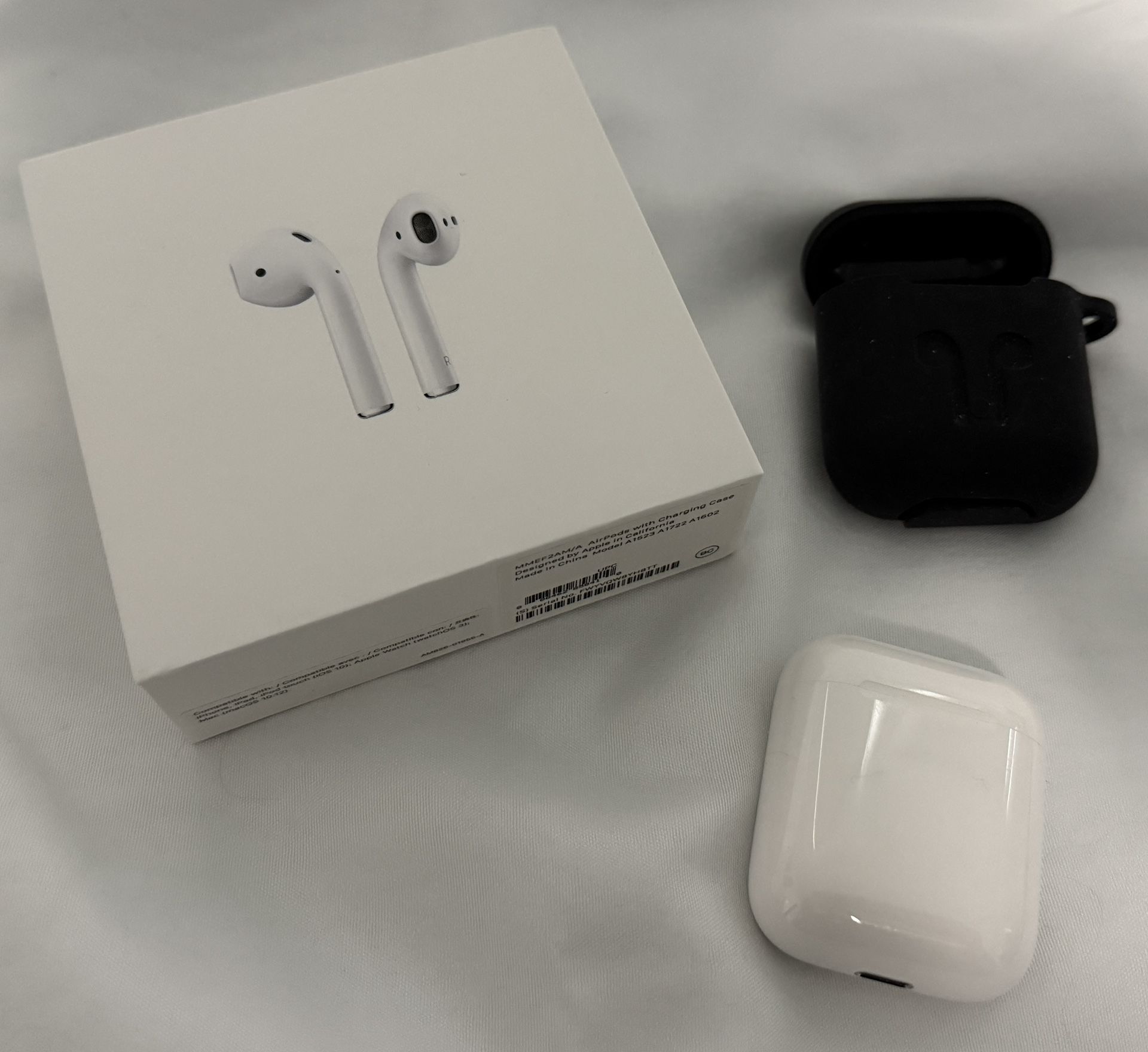 Apple AirPods 2nd Generation