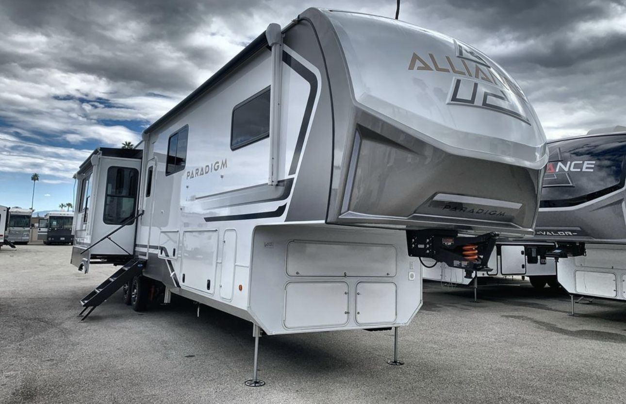 NEW 2025 Alliance RV Paradigm 380MP