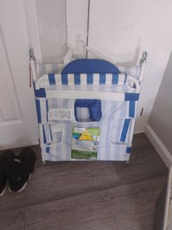 Fold Up Beach Chair With Shoulder Straps