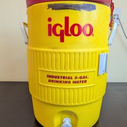 Igloo Industrial 5-Gallon Drinking Water Cooler, Vintage Yellow, Made in USA