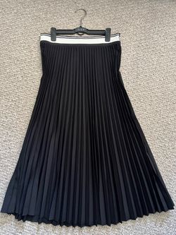 Pleated skirt