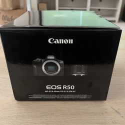 CANON EOS R50 MIRRORLESS DSLR