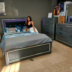 Lodanna Gray LED Panel Bedroom Set