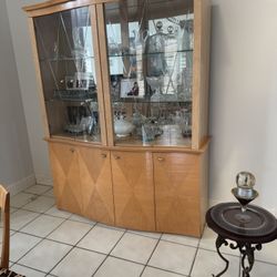 Dining Room Set (Table  w 6 Chairs and Cover + Hutch