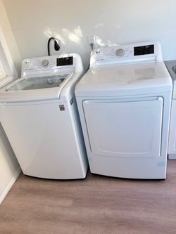 WASHER DRYER IN GREAT CONDITION $300 EACH