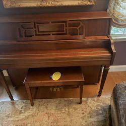 Upright Yamaha M500s Used Piano