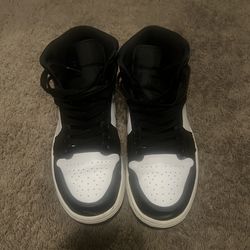 jordan one mid