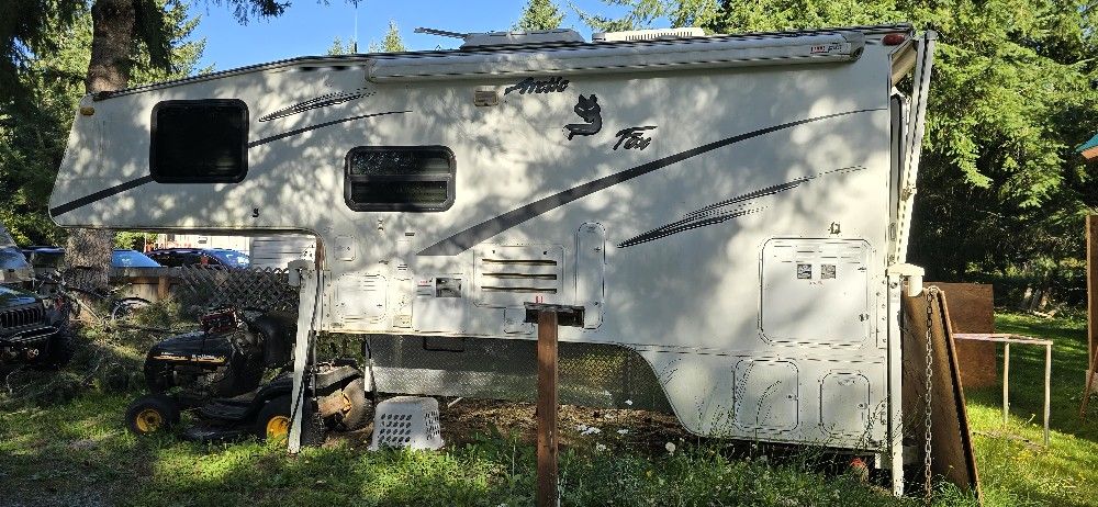 2004 Artic Fox M1140