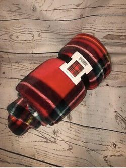 Victorias Secret Pink Blanket Cozy Red Plaid Fleece NWT 50x60