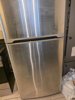 Stainless Steel Top-Freezer Refrigerator