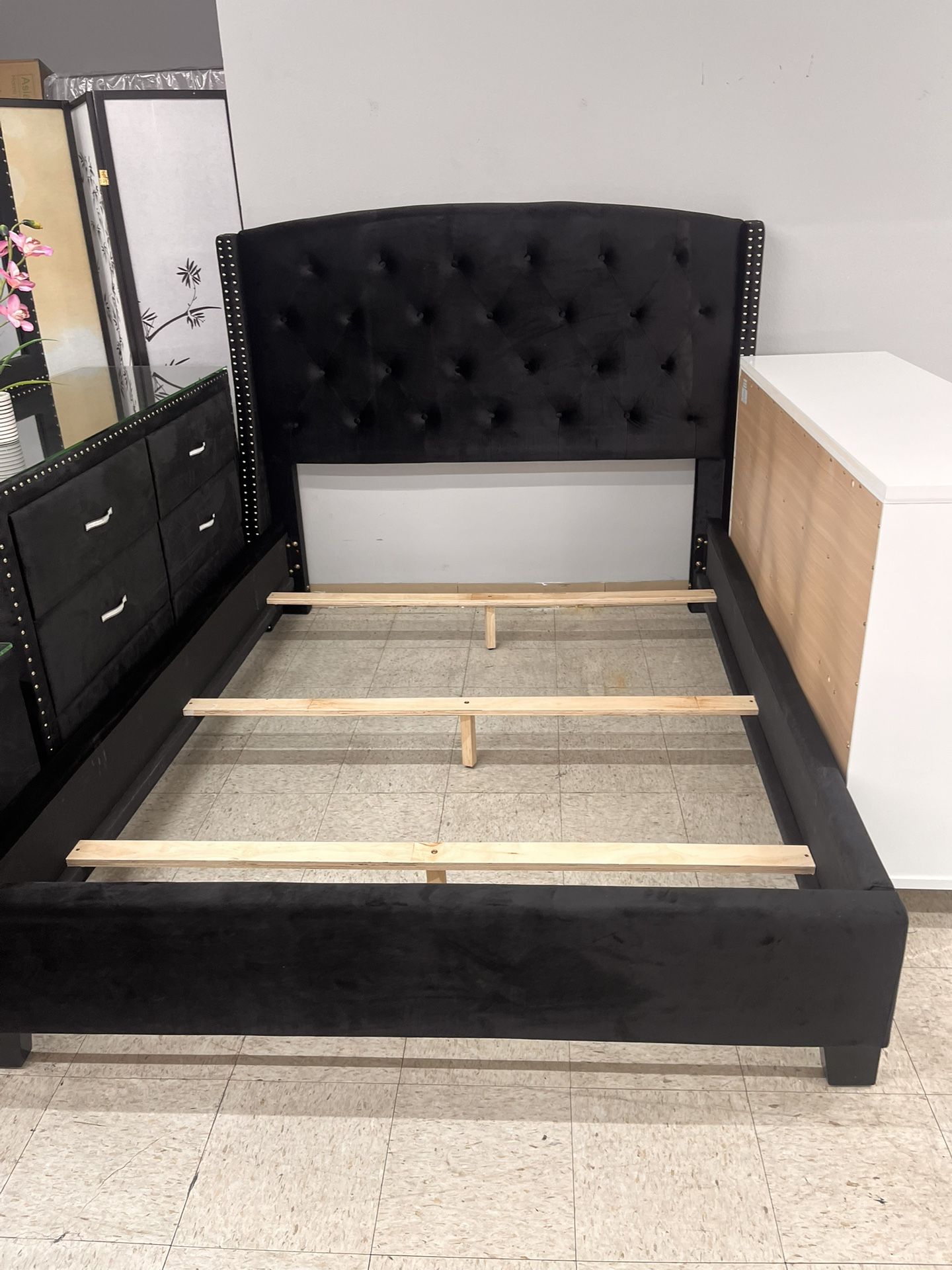 Queen Black Velvet Bed Frame Dresser Mirror And 1 Night Stand NEW