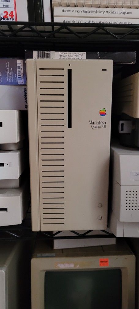 Apple Macintosh Quadra 700 Retro