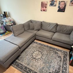Modern Gray Sectional Couch with Chaise – Excellent Condition