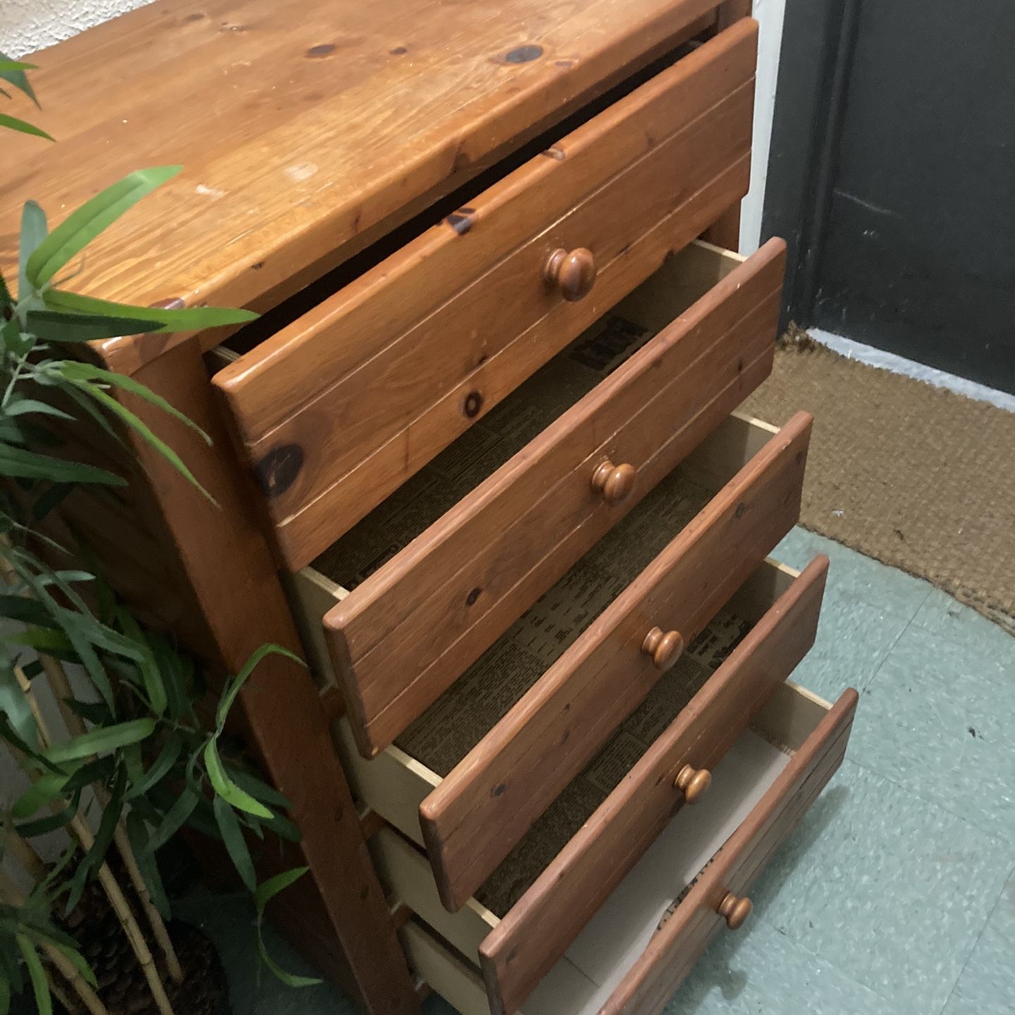 BEAUTIFUL ANTIQUE DRESSER 