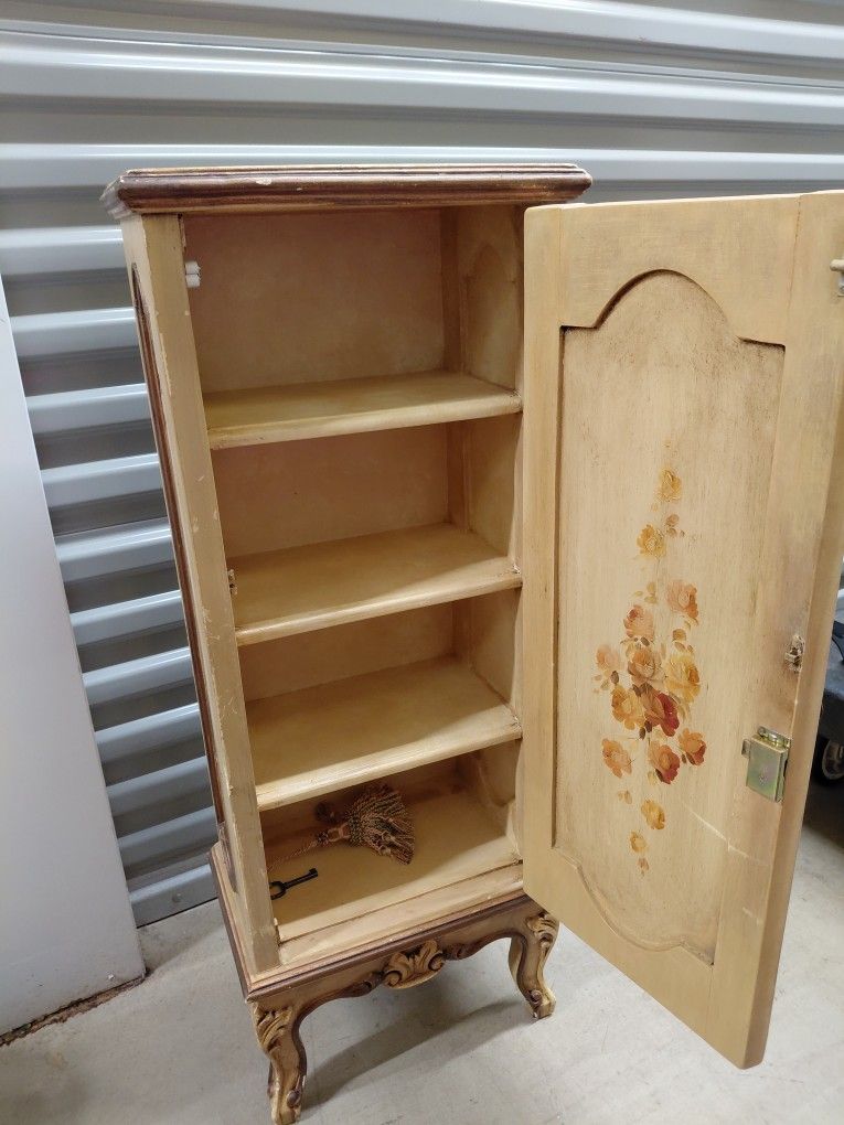 Vintage antique cabin