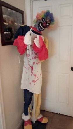 Creepy clown 5ft tall