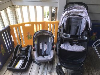 Graco 3 in 1 stroller and car seat with base