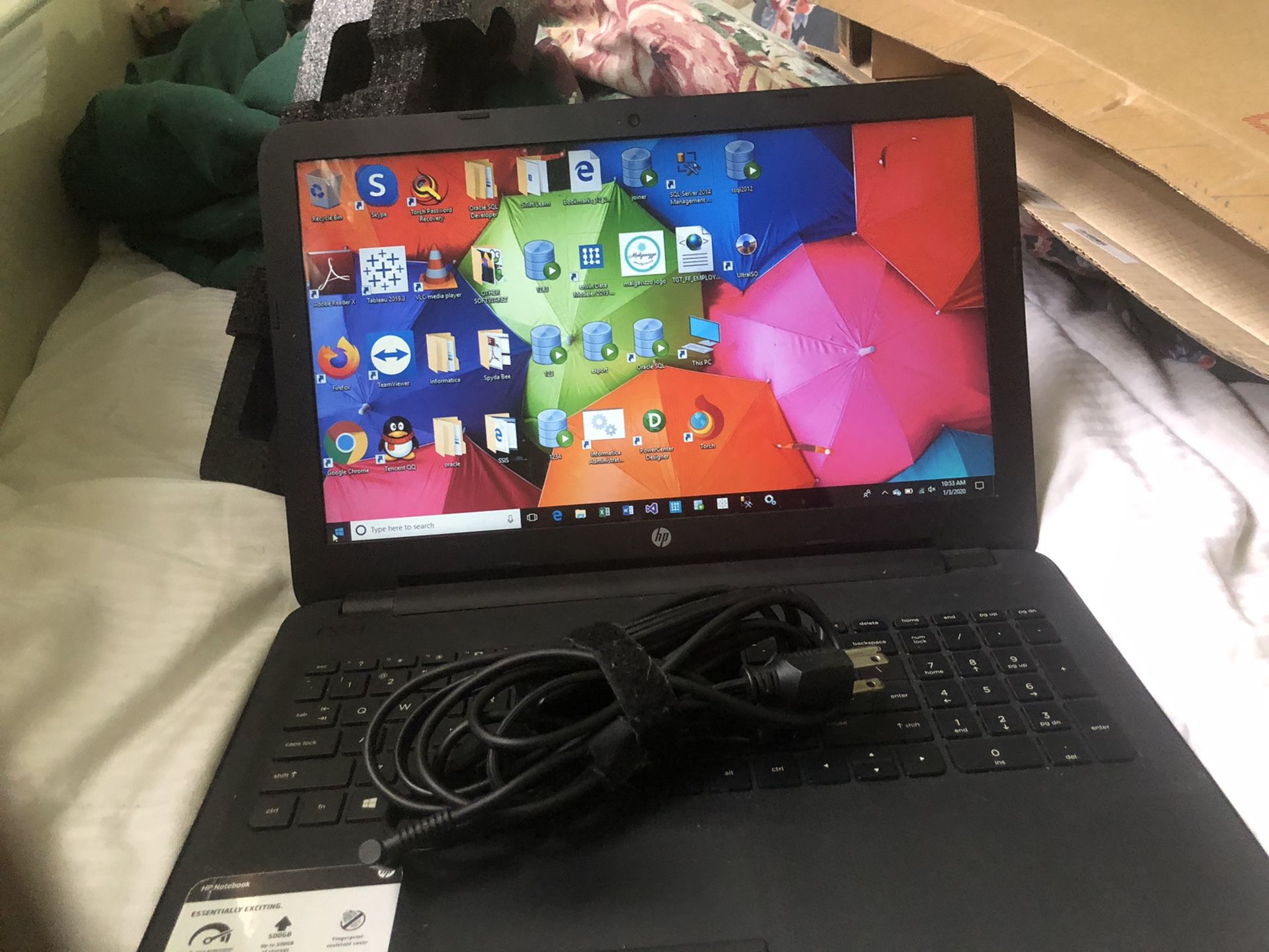 Hp Notebook 15.6 Screen 500 HDD AMD A6 RADEON HD GRAPHICS 4CPUs 2.0GHZ    4GIG Ram