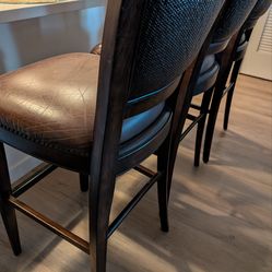 3 Bar stool