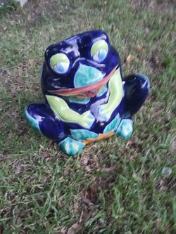 Big frog pot