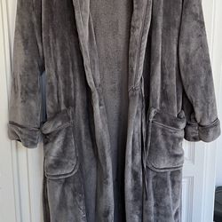 Women’s Plush Bathrobe 