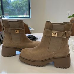 Steve Madden Boots