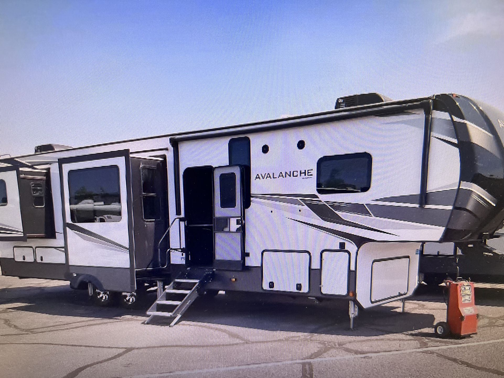 2021 AVALANCHE 375RD