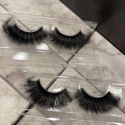 False Eyelashes ! 