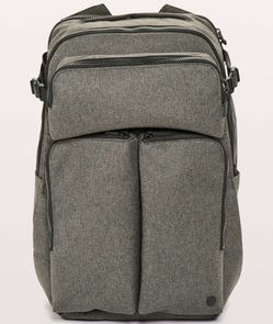 Lululemon Assert Backpack 30L Heathered Core Dark Grey / Black